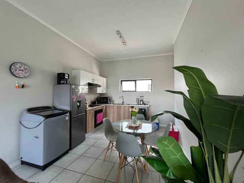 2 Bedroom Apartment to Rent  - Photo 6