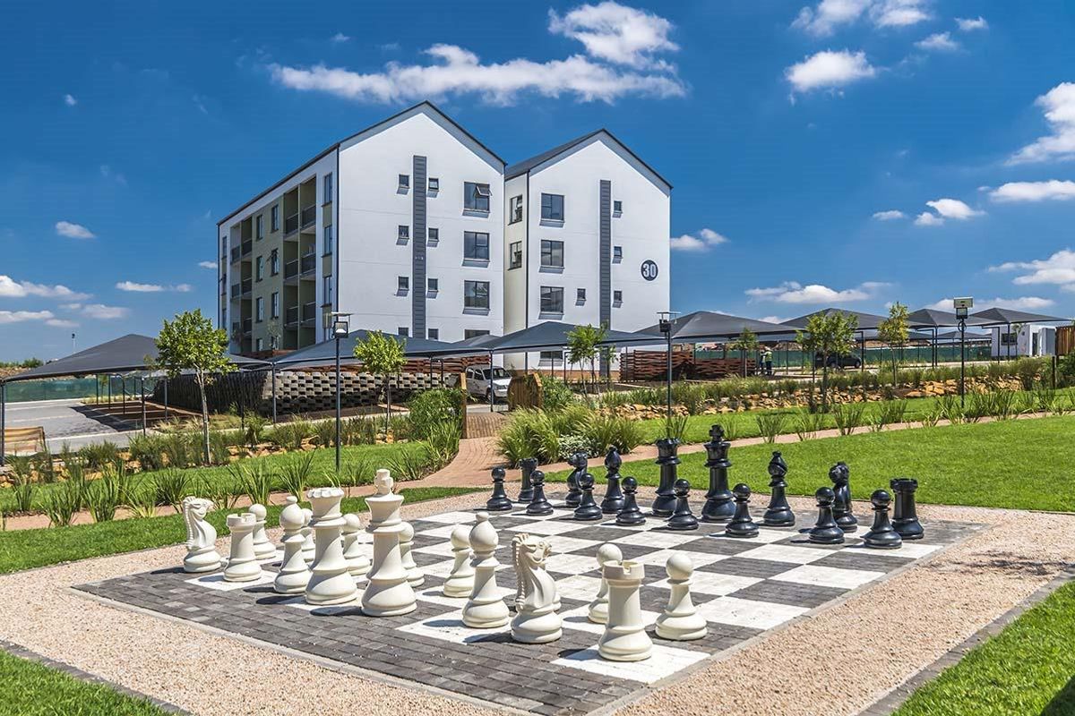 2 Bedroom Apartment to Rent  - Photo 4