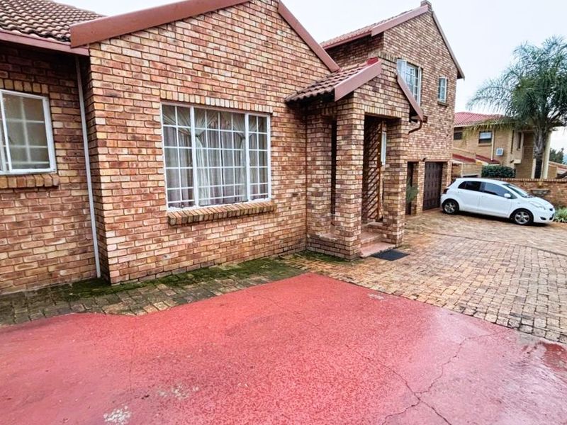 5-Bedroom Family Dream – Unmatched Value at R2 395 000! - Photo 2