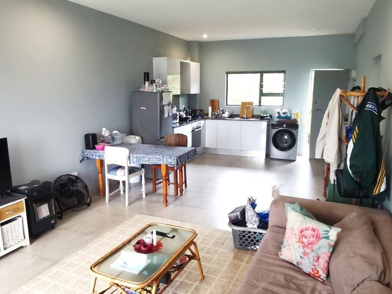 Large 2 Bed 2 Bath Ground Floor Apartment - Photo 9