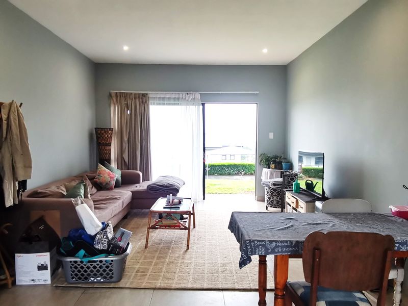 Large 2 Bed 2 Bath Ground Floor Apartment - Photo 7