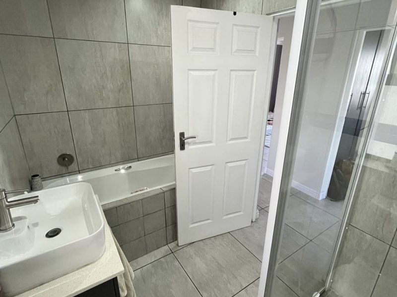 Blue Mountain Village family home I George - Photo 4