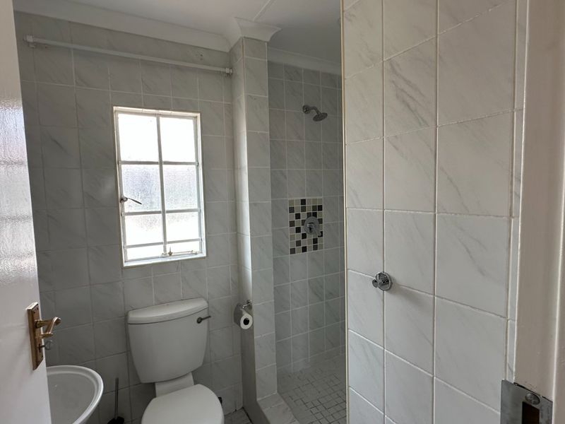 Modern 2-Bedroom Home in Secure Complex - Photo 2