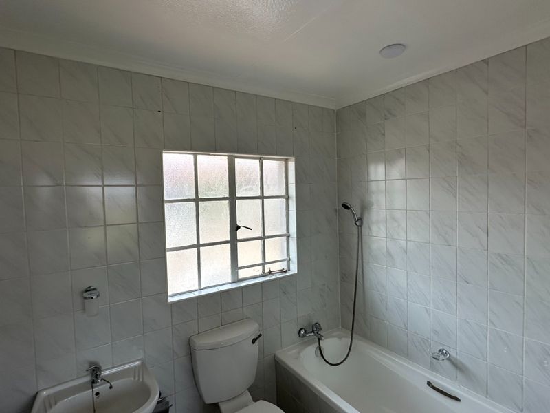 Modern 2-Bedroom Home in Secure Complex - Photo 5