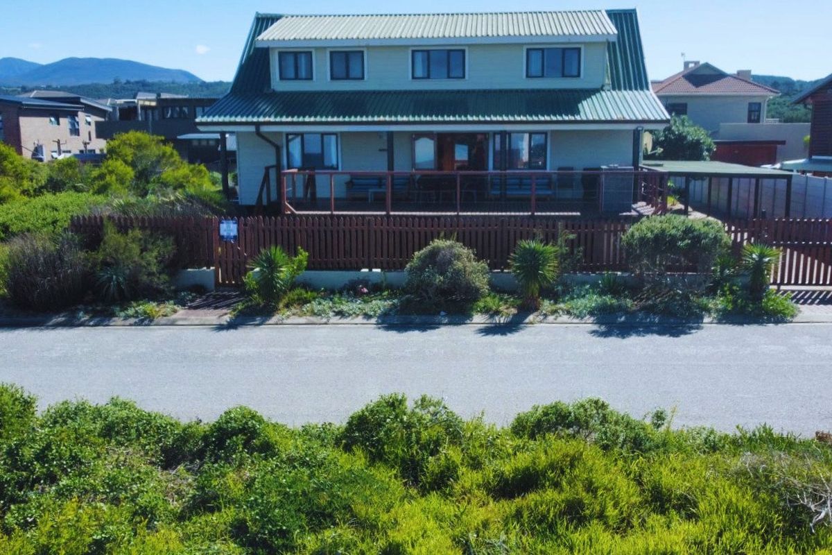 Beachfront holiday home selling at a steal! - Photo 2