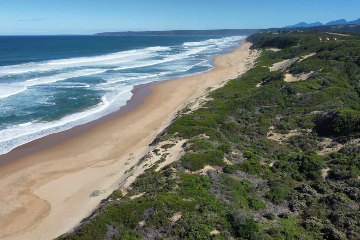 Beachfront holiday home selling at a steal! - Photo 3