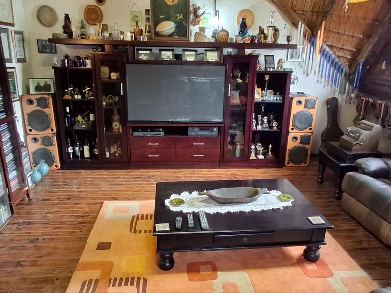 SPACIOUS DOUBLE STOREY  FOR SALE MONTANA PARK - Photo 8