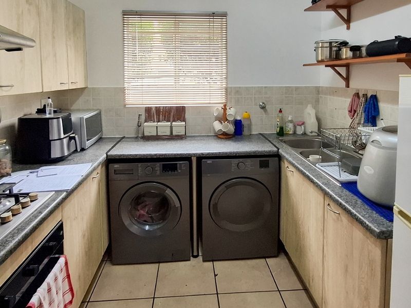 Modern Townhouse Living in Sought-After Allen's Nek - Photo 5