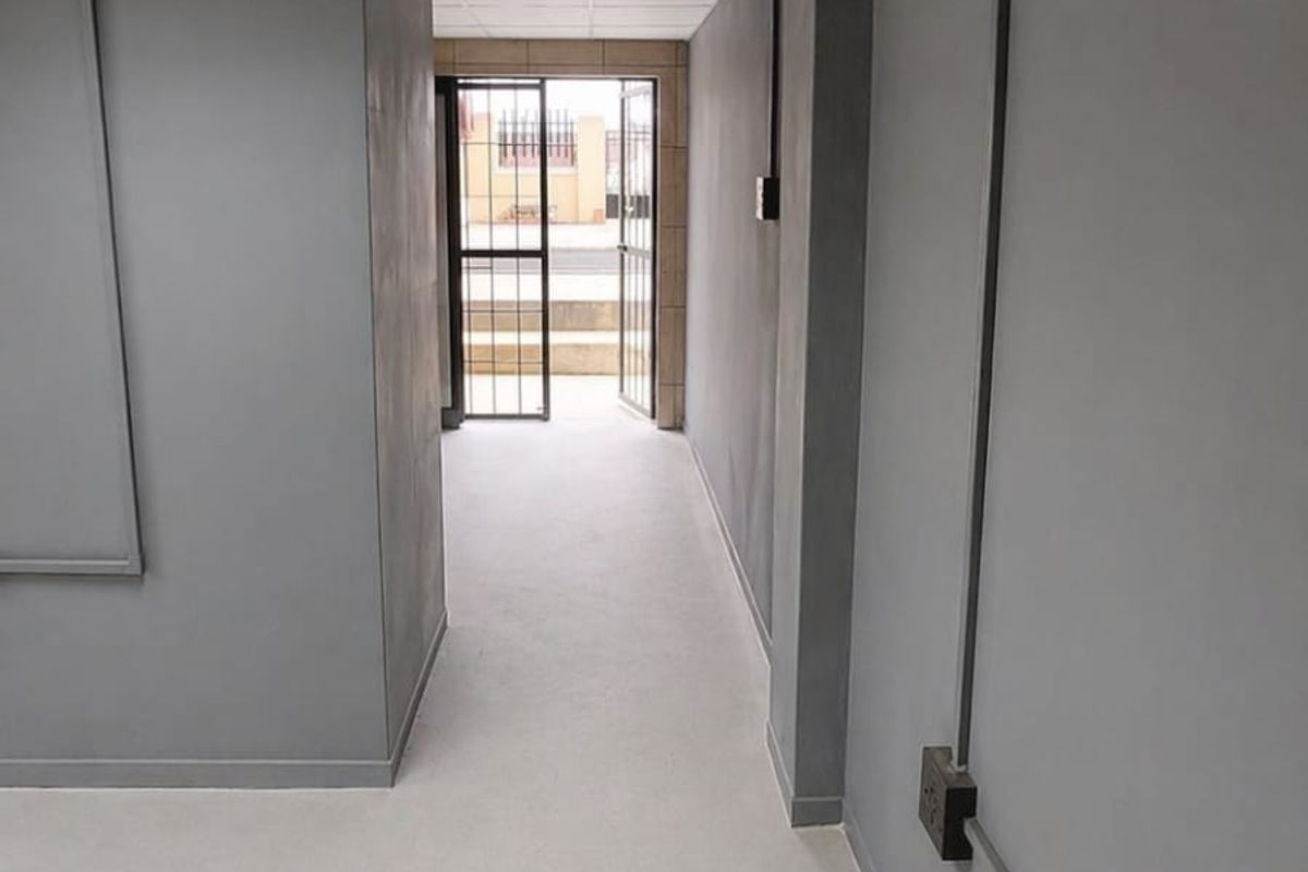 Commercial Space to Let - Photo 2