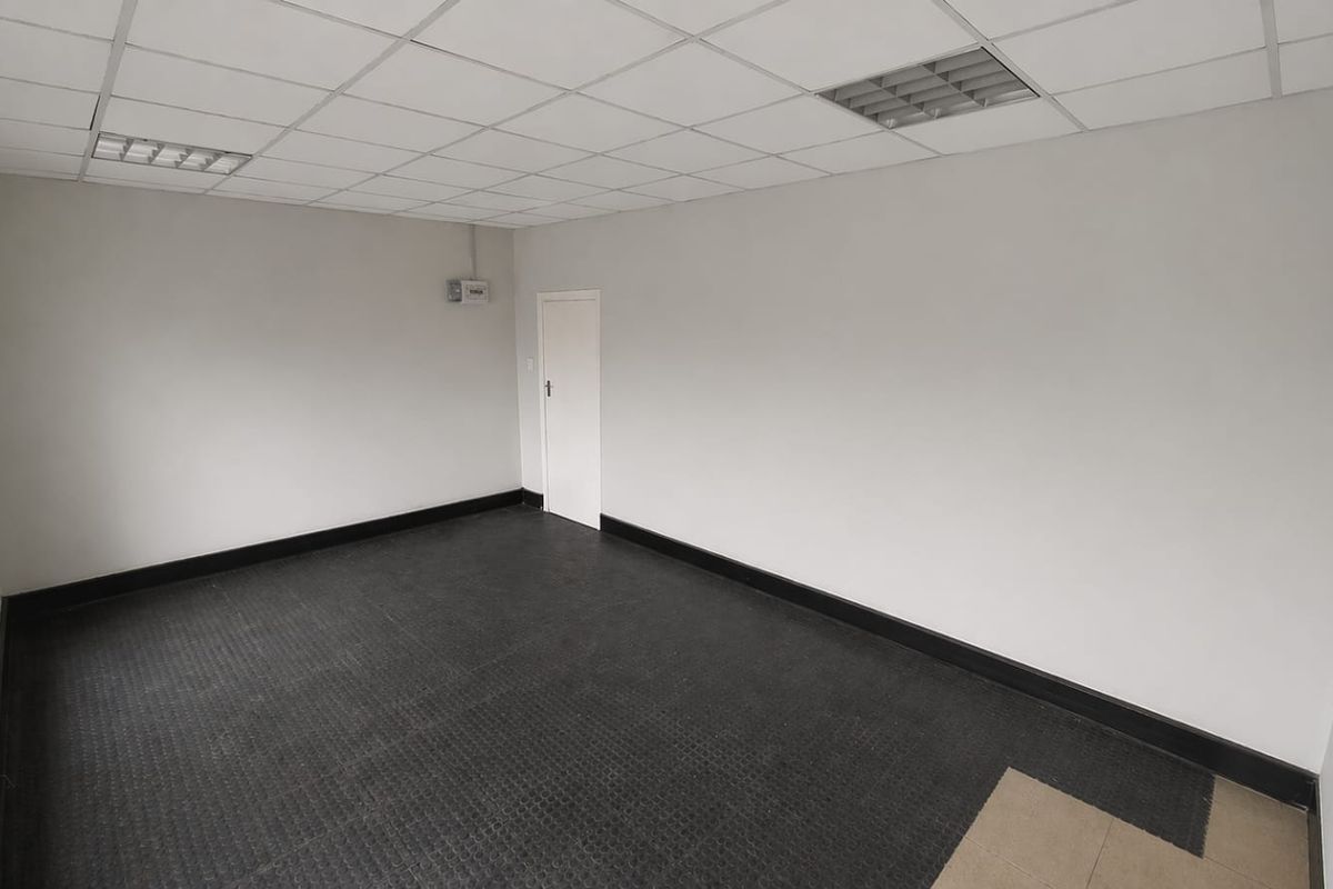 Office Space to Let - Photo 2