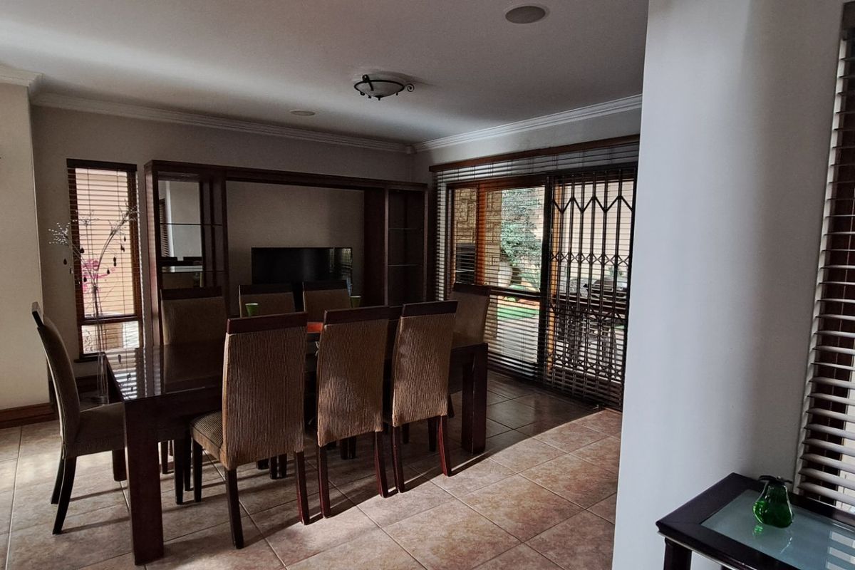Set in the heart of Bedfordview, this elegant and spacious cluster home offers refined living in a highly sought-after location. - Photo 4