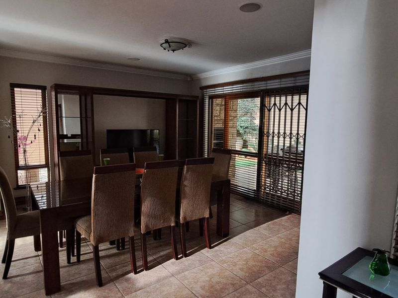 Set in the heart of Bedfordview, this elegant and spacious cluster home offers refined living in a highly sought-after location. - Photo 4