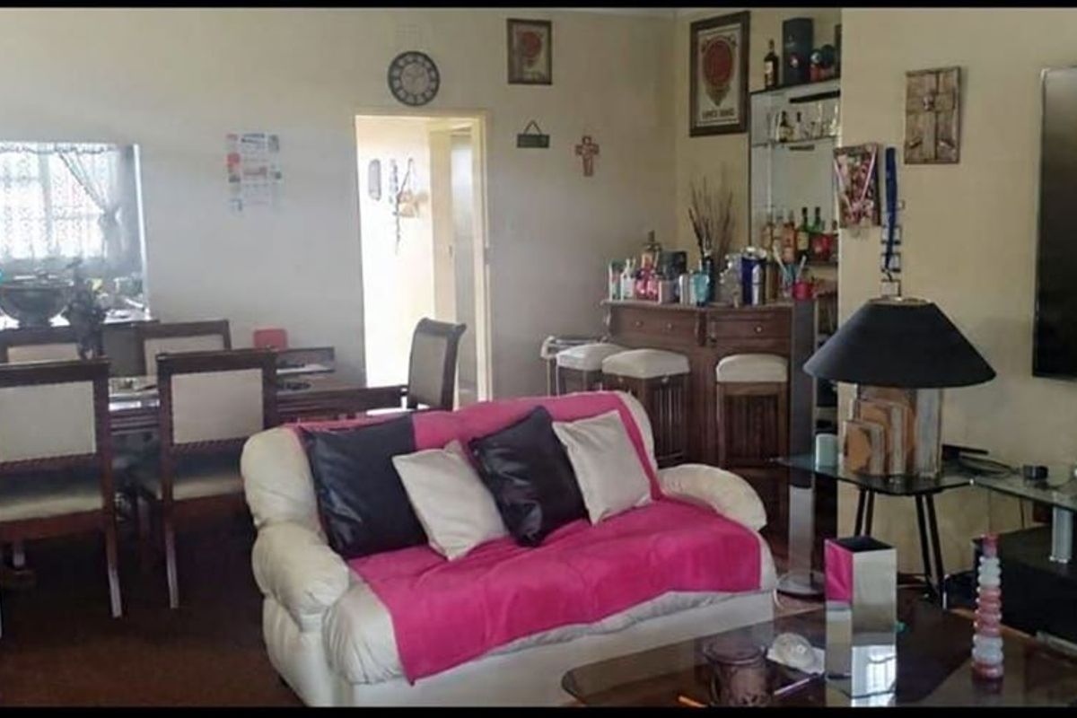 Charming and Practical Home for Comfortable Living - Photo 3