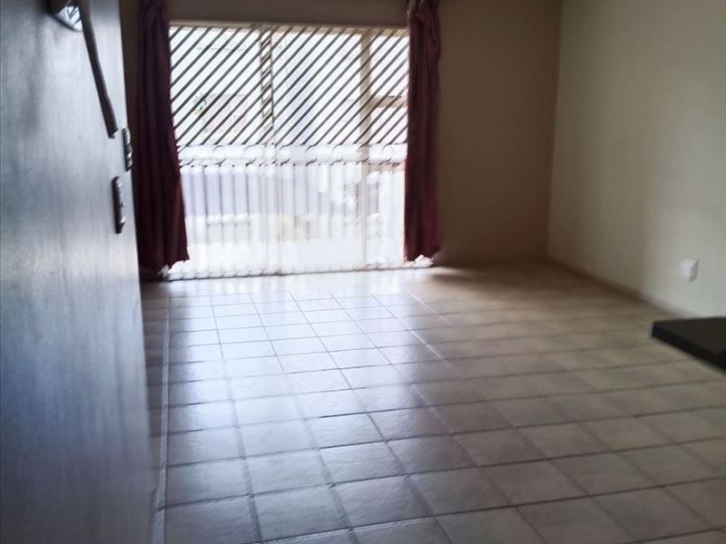 Compact and Comfortable Living Space - Photo 2