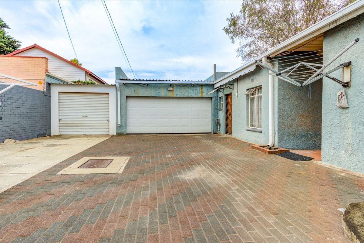 Generous Family Home with Added Income Potential - Photo 3