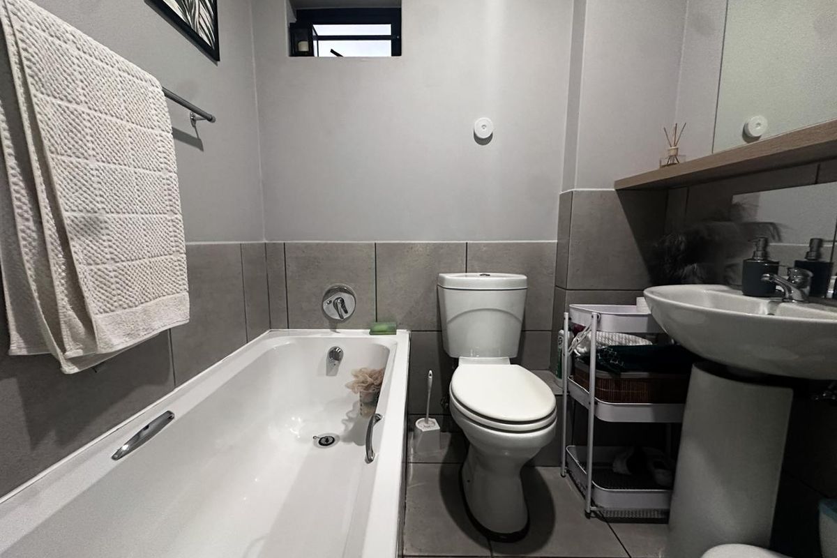 2-Bedroom Apartment for Sale – Sparrows @ Riverside - Photo 4