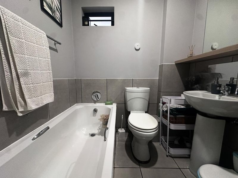 2-Bedroom Apartment for Sale – Sparrows @ Riverside - Photo 4