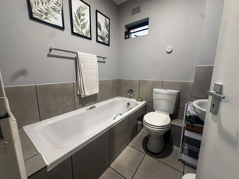 2-Bedroom Apartment for Sale – Sparrows @ Riverside - Photo 10