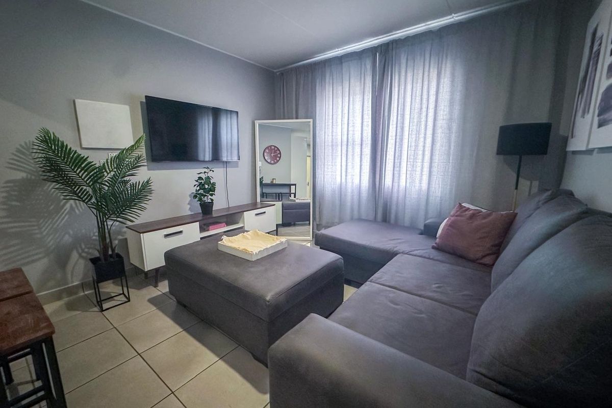 2-Bedroom Apartment for Sale – Sparrows @ Riverside - Photo 2