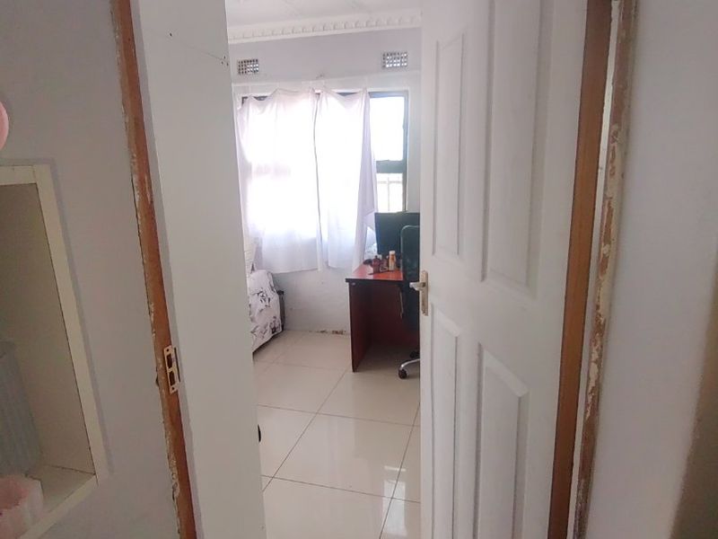 3 bedroom house in Savannah Park  - Photo 10