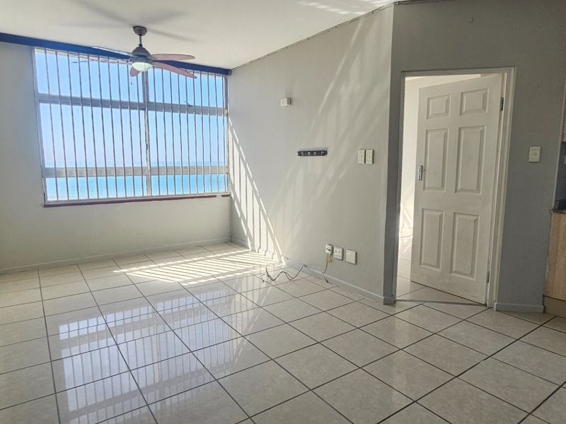 Frontline Apartment | North beach - Photo 5