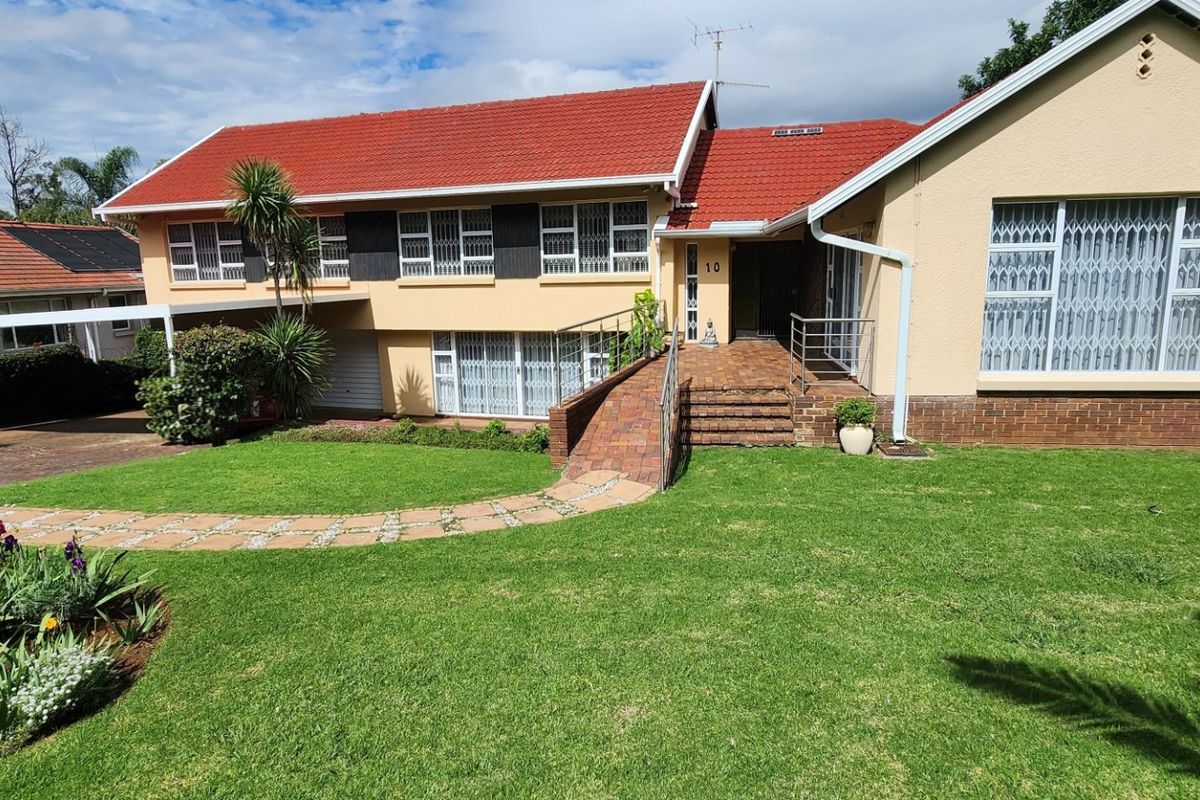 6-Bedroom Versatile Executive Home - Photo 4