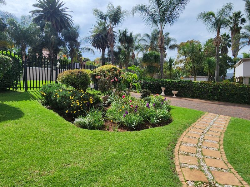 6-Bedroom Versatile Executive Home - Photo 5