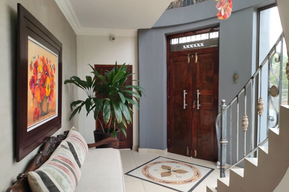 4 Bedroom Multi-level house for sale in Ramsgate - Photo 3