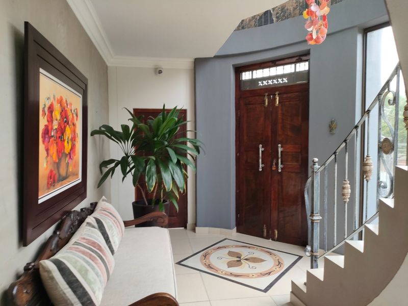 4 Bedroom Multi-level house for sale in Ramsgate - Photo 3