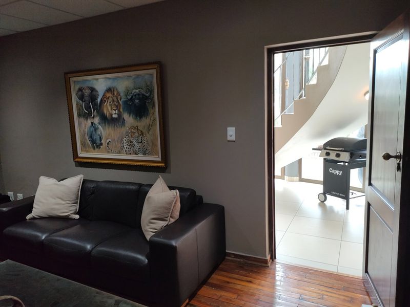 4 Bedroom Multi-level house for sale in Ramsgate - Photo 6