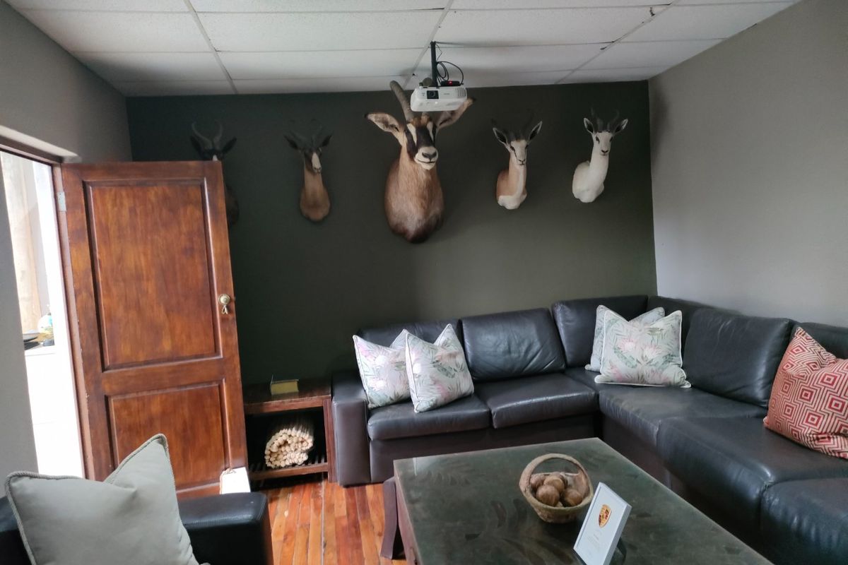 4 Bedroom Multi-level house for sale in Ramsgate - Photo 4