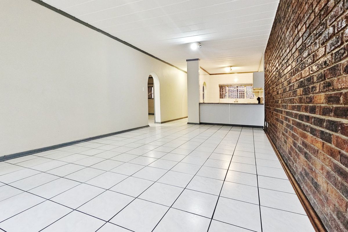 Impeccable ground-floor apartment in .Vereeniging. - Photo 4