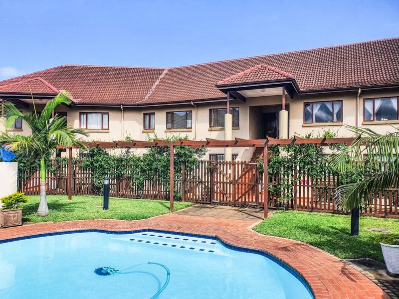 Exquisite Penthouse With Stunning Sea Views - Photo 2