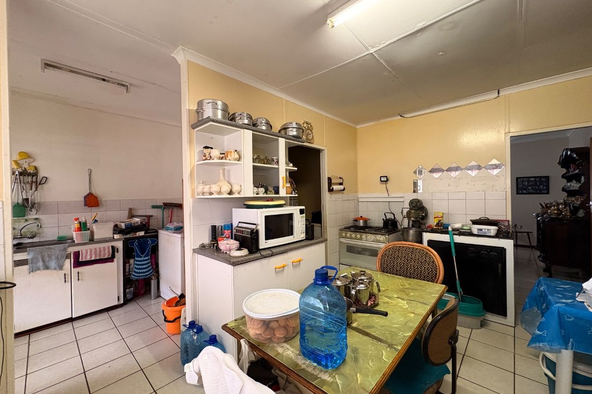 Spacious family home with endless potential in sought-after Flimieda!  - Photo 5