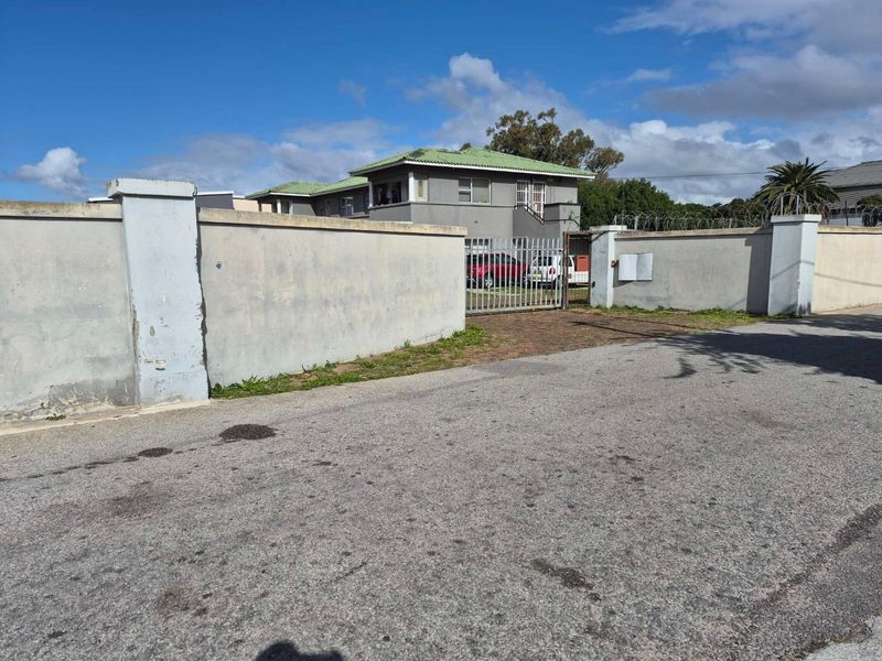 3 bedroom apartment for sale Algoa Park - Photo 2