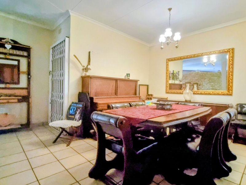 Spacious Four-Bedroom Home with Pool in Safe Area - Photo 3