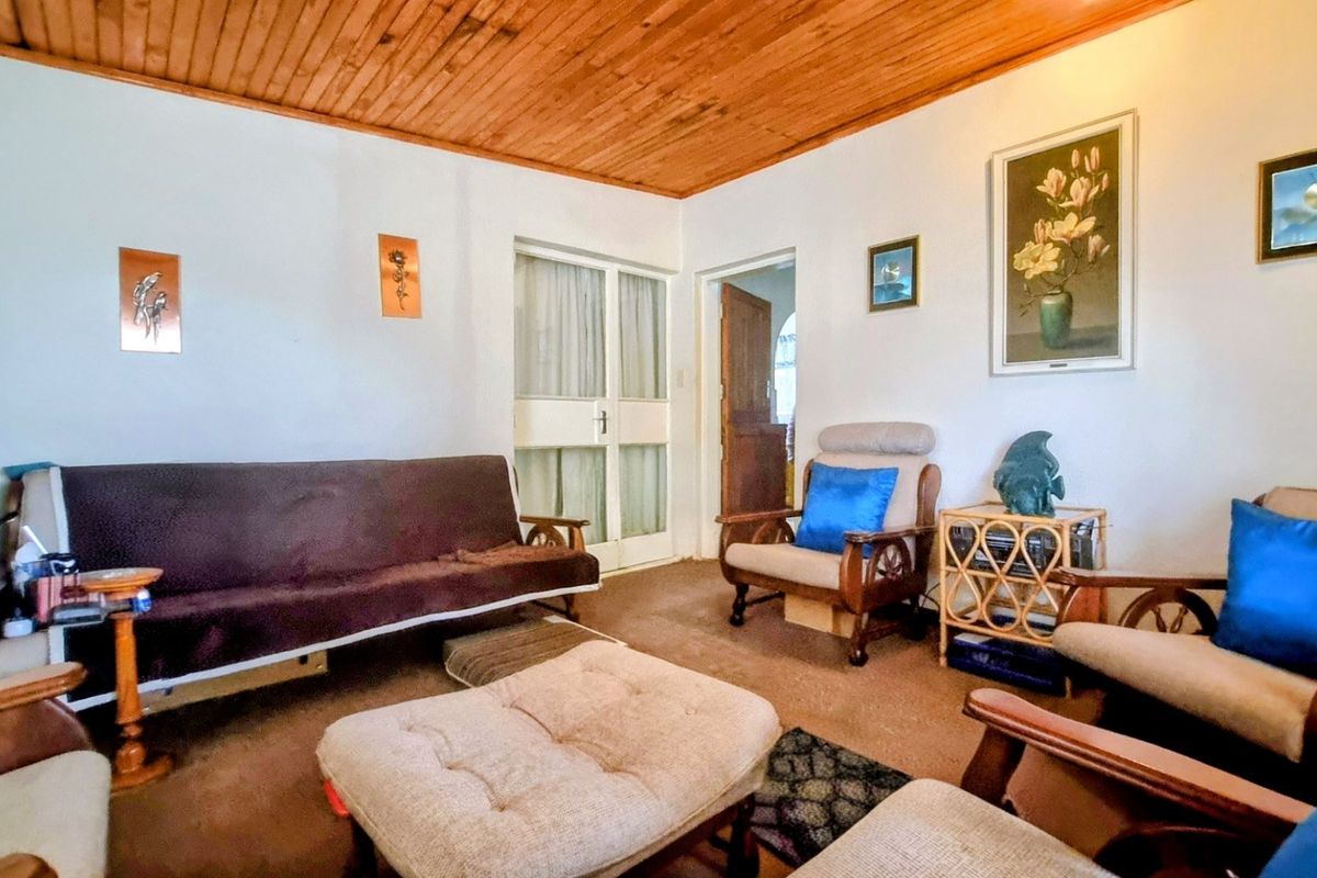 Spacious Four-Bedroom Home with Pool in Safe Area - Photo 5