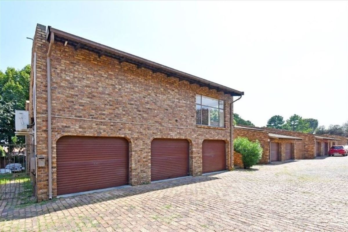 Cozy and Functional Home with Essential Living Spaces - Photo 3