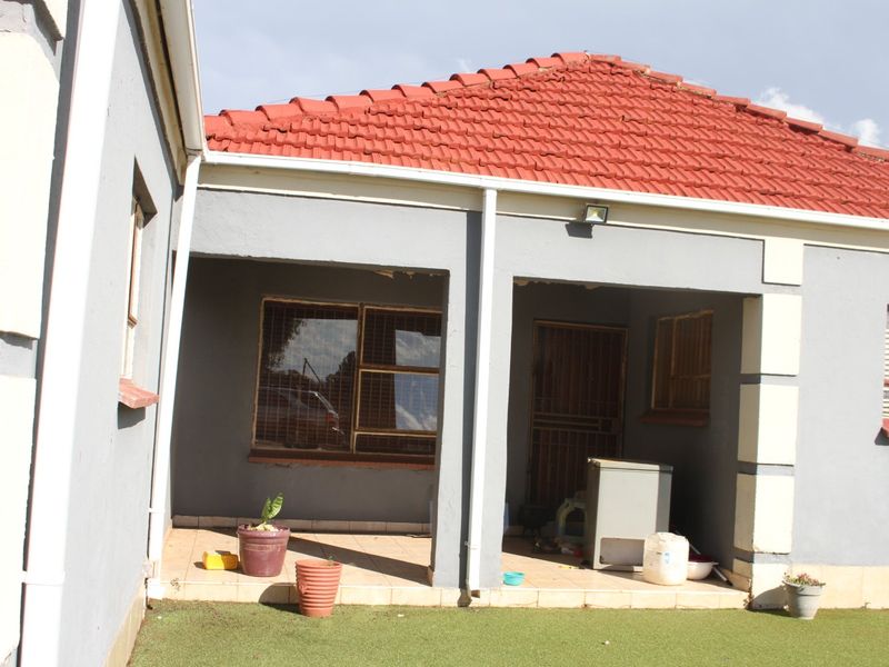 UNIQUE VERSATILE PLOT @ 20 284 SQUARE METER - Photo 2