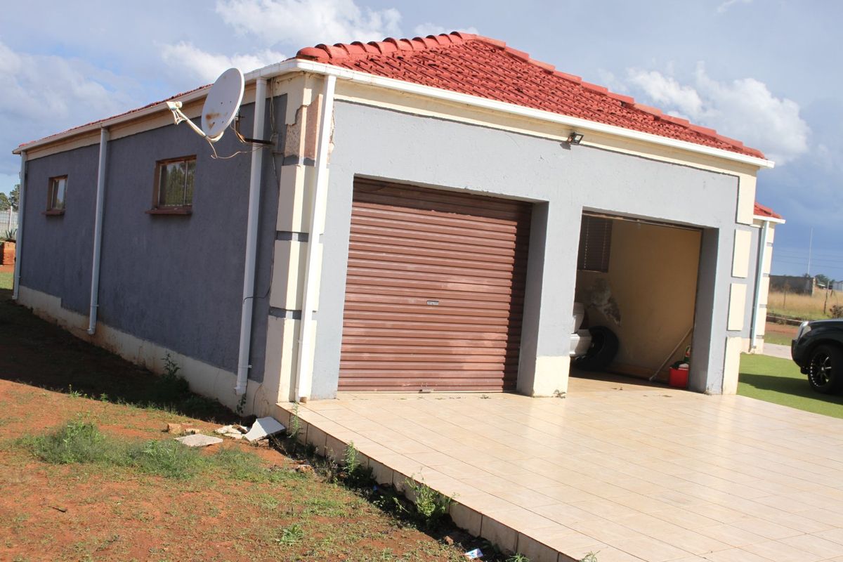 UNIQUE VERSATILE PLOT @ 20 284 SQUARE METER - Photo 3