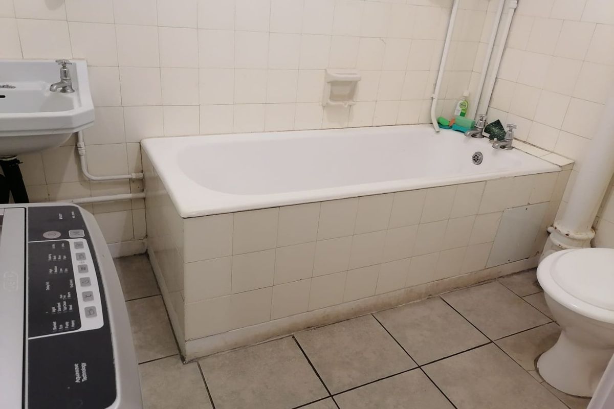 1,5 Bedrooms, 1 Bathroom Apartment To Let In South beach, Durban - Photo 5