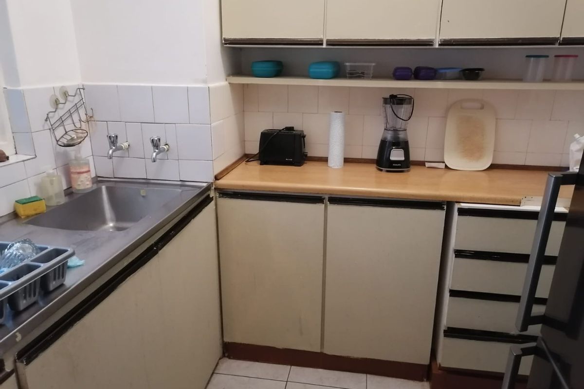 1,5 Bedrooms, 1 Bathroom Apartment To Let In South beach, Durban - Photo 2