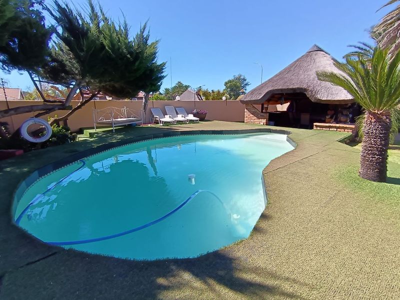 Beautiful 3 Bedroom house for sale in Meiringspark - Photo 2