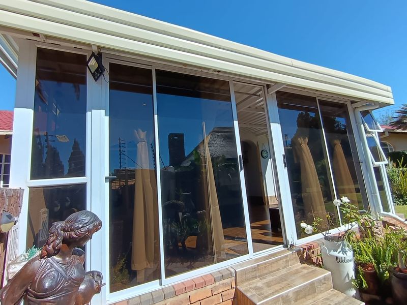 Beautiful 3 Bedroom house for sale in Meiringspark - Photo 9
