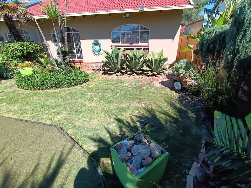 Beautiful 3 Bedroom house for sale in Meiringspark - Photo 7