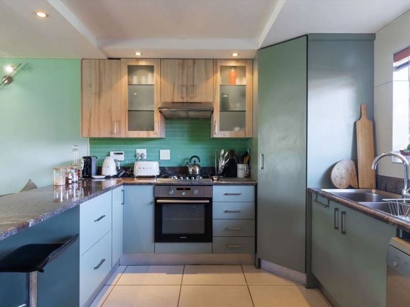 Modern Luxury Awaits   - Photo 2