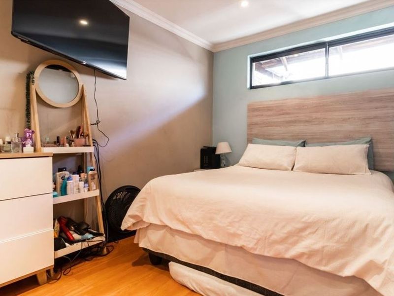 Modern Luxury Awaits   - Photo 10