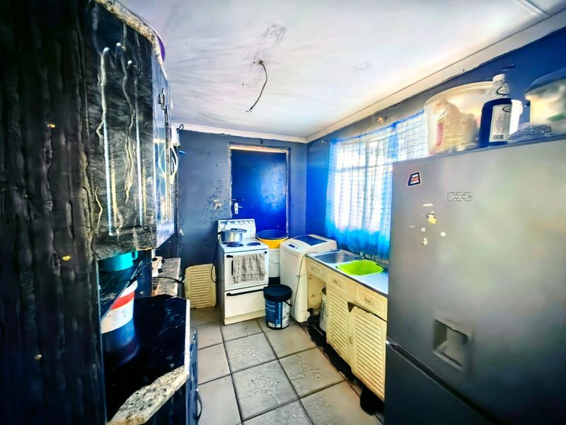 House for SALE - Photo 4