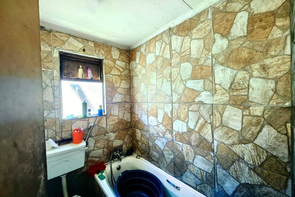 House for SALE - Photo 5