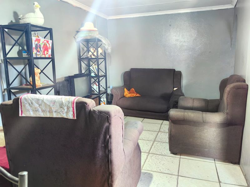 House for SALE - Photo 3